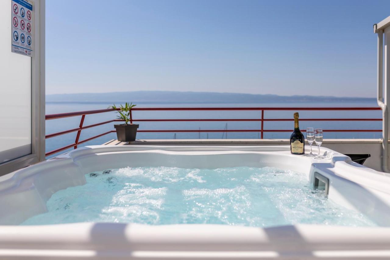 Seaside Penthouse With Hot Tub Sky Living Leilighet Split Eksteriør bilde