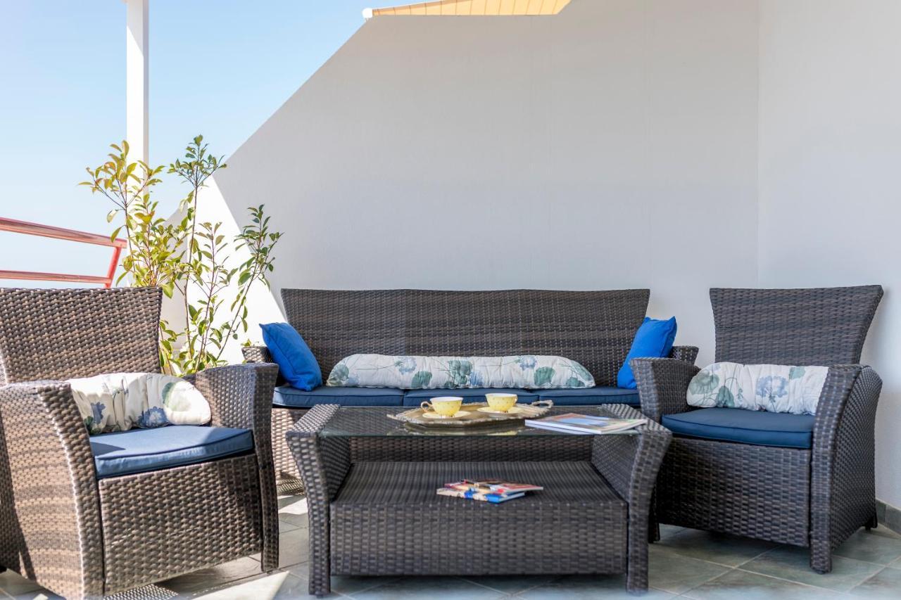 Seaside Penthouse With Hot Tub Sky Living Leilighet Split Eksteriør bilde