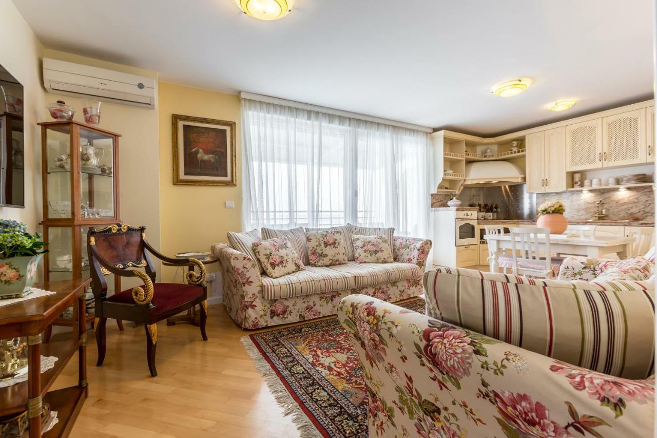 Seaside Penthouse With Hot Tub Sky Living Leilighet Split Eksteriør bilde