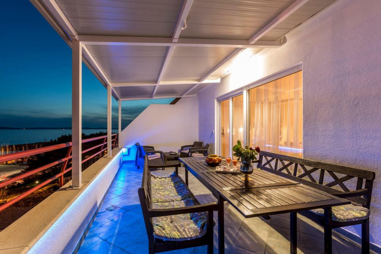Seaside Penthouse With Hot Tub Sky Living Leilighet Split Eksteriør bilde