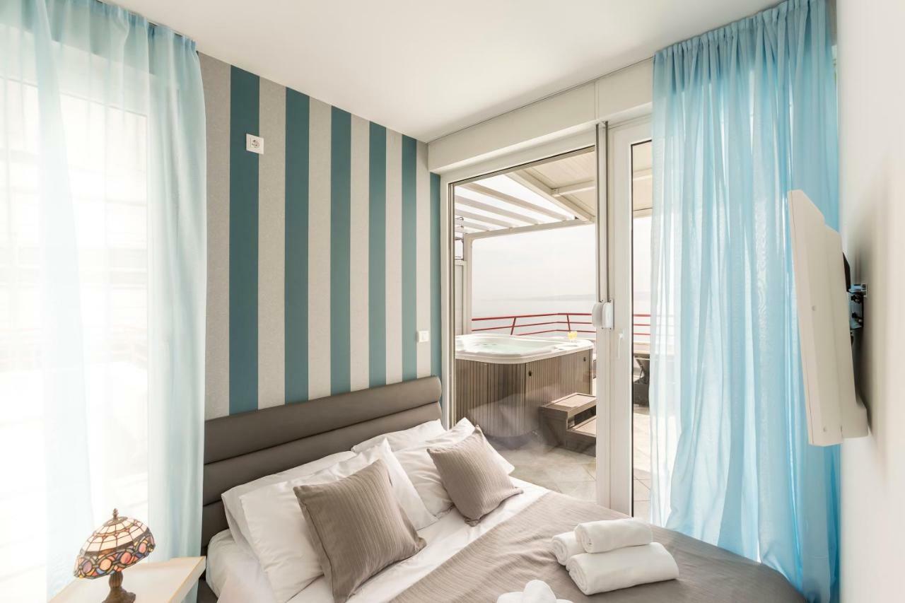 Seaside Penthouse With Hot Tub Sky Living Leilighet Split Eksteriør bilde