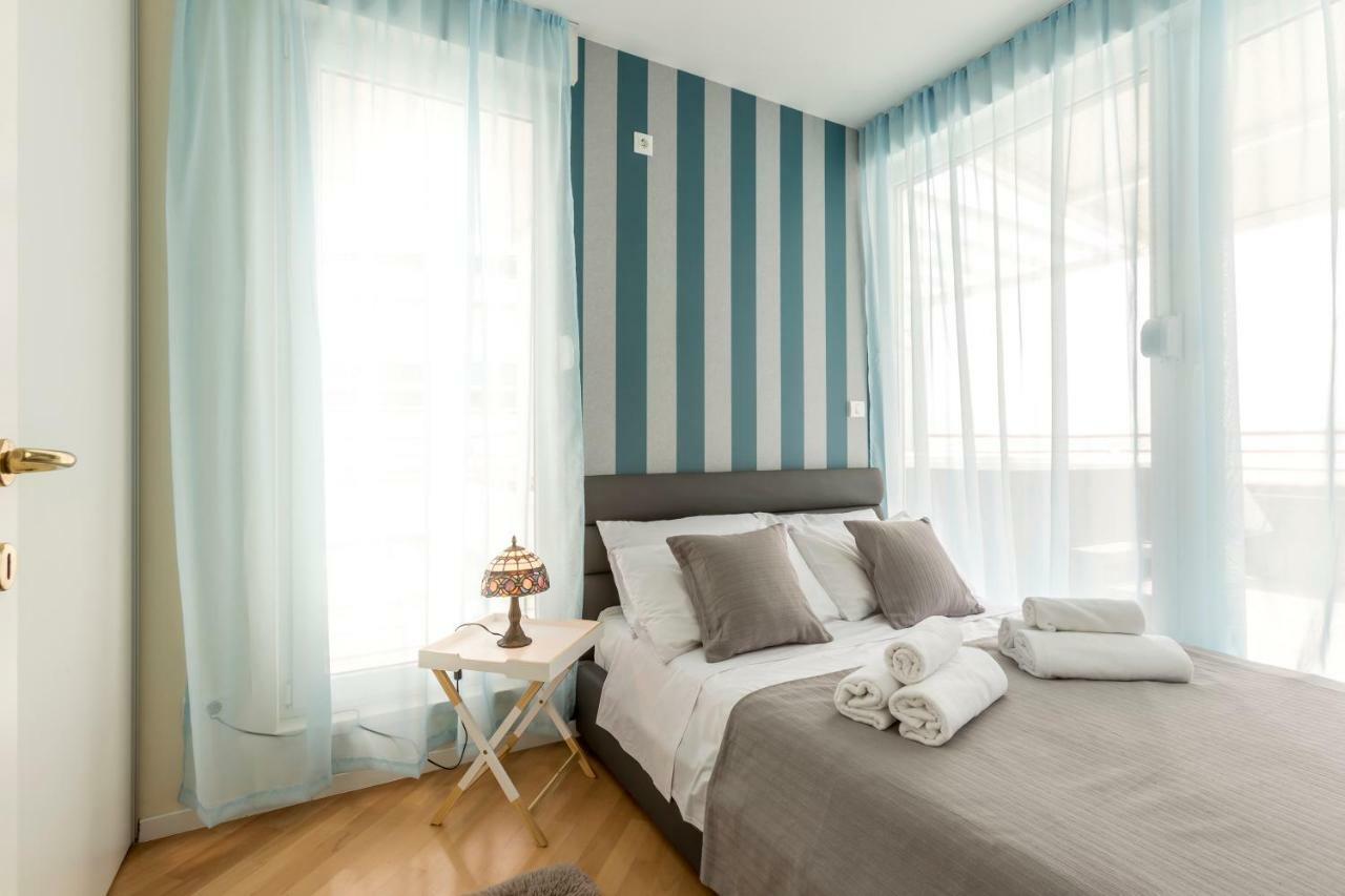 Seaside Penthouse With Hot Tub Sky Living Leilighet Split Eksteriør bilde