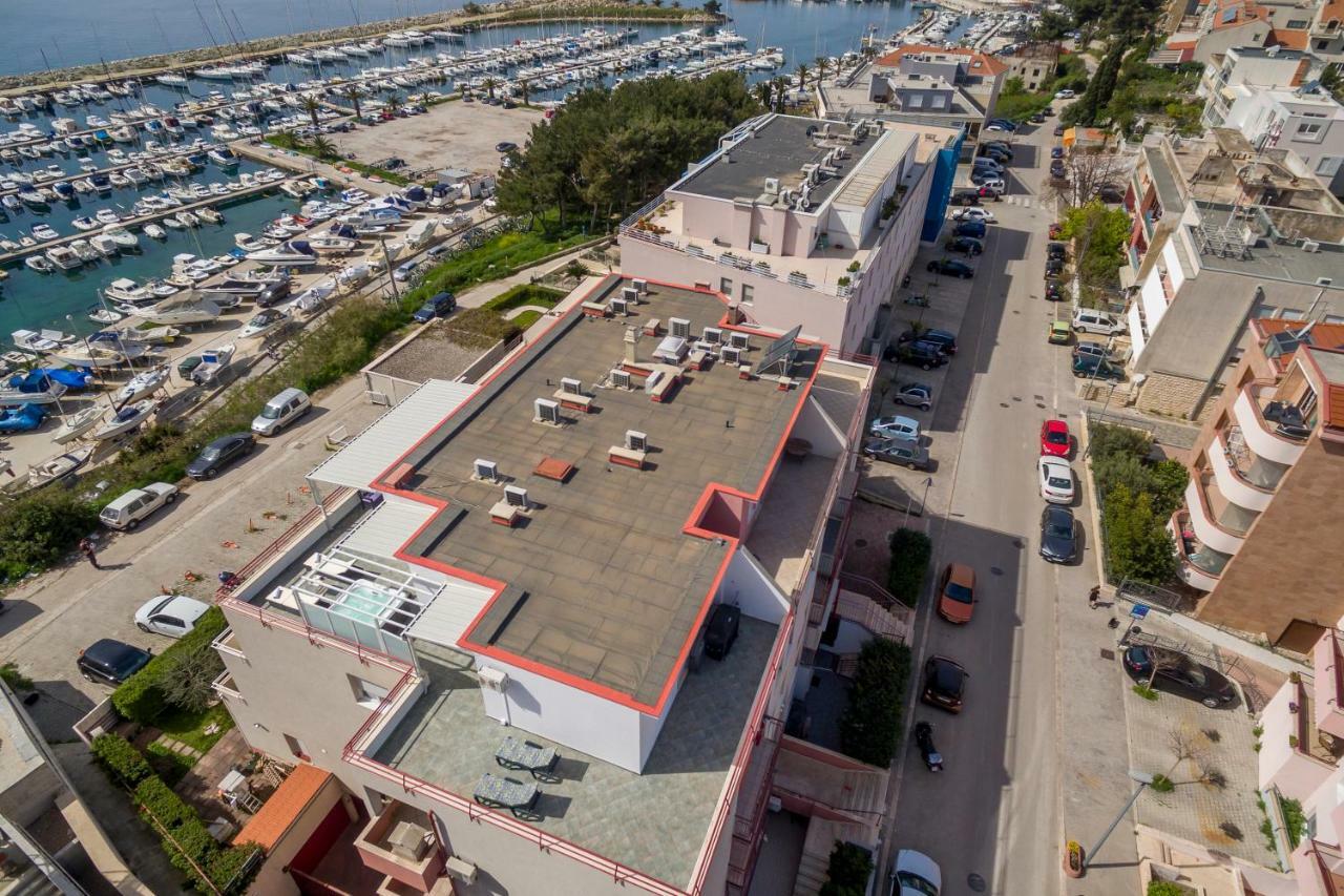 Seaside Penthouse With Hot Tub Sky Living Leilighet Split Eksteriør bilde