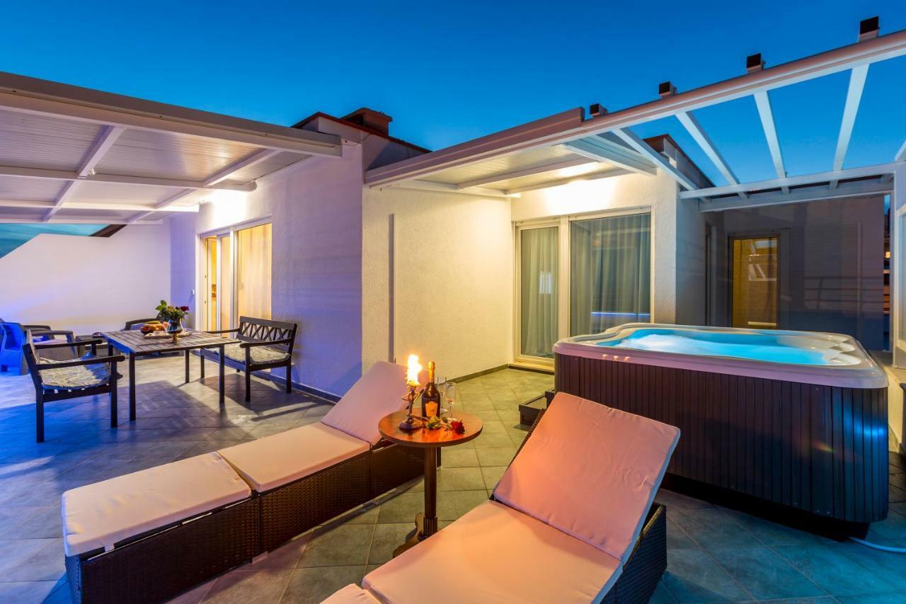 Seaside Penthouse With Hot Tub Sky Living Leilighet Split Eksteriør bilde