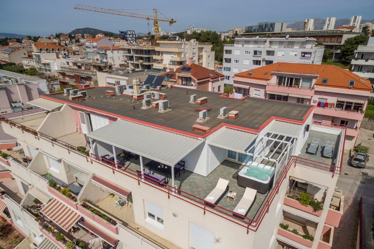 Seaside Penthouse With Hot Tub Sky Living Leilighet Split Eksteriør bilde
