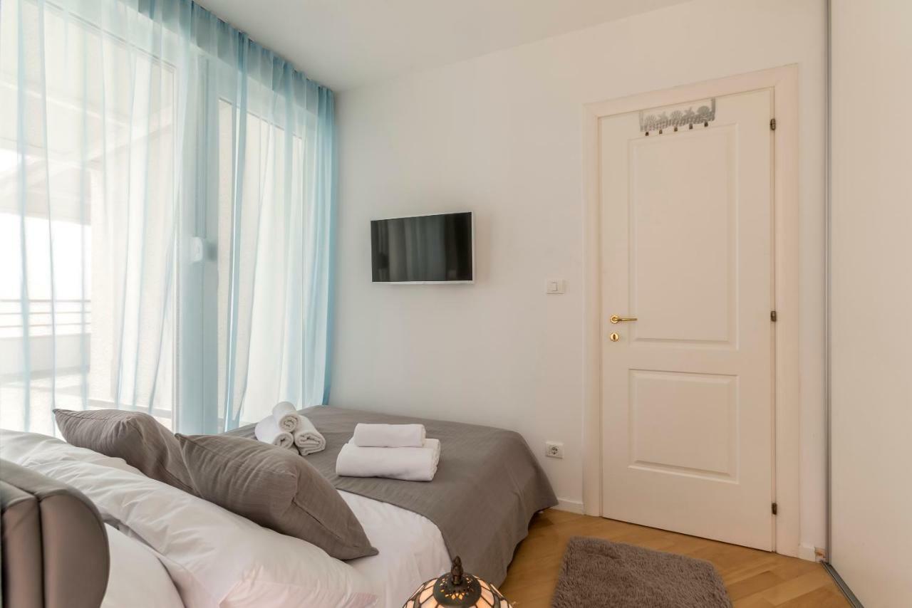 Seaside Penthouse With Hot Tub Sky Living Leilighet Split Eksteriør bilde